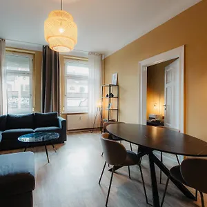 Luga Homes - Stadthaus Апарт-отель